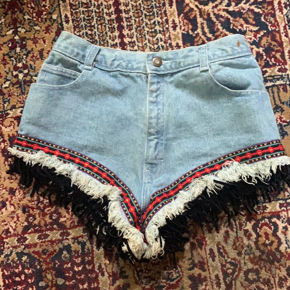 SM Vintage Highwaisted Denim Jean Shorts w Fringe